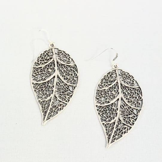 Oorbellen met groot blad voor wholesale door Gillian Inspired Designs