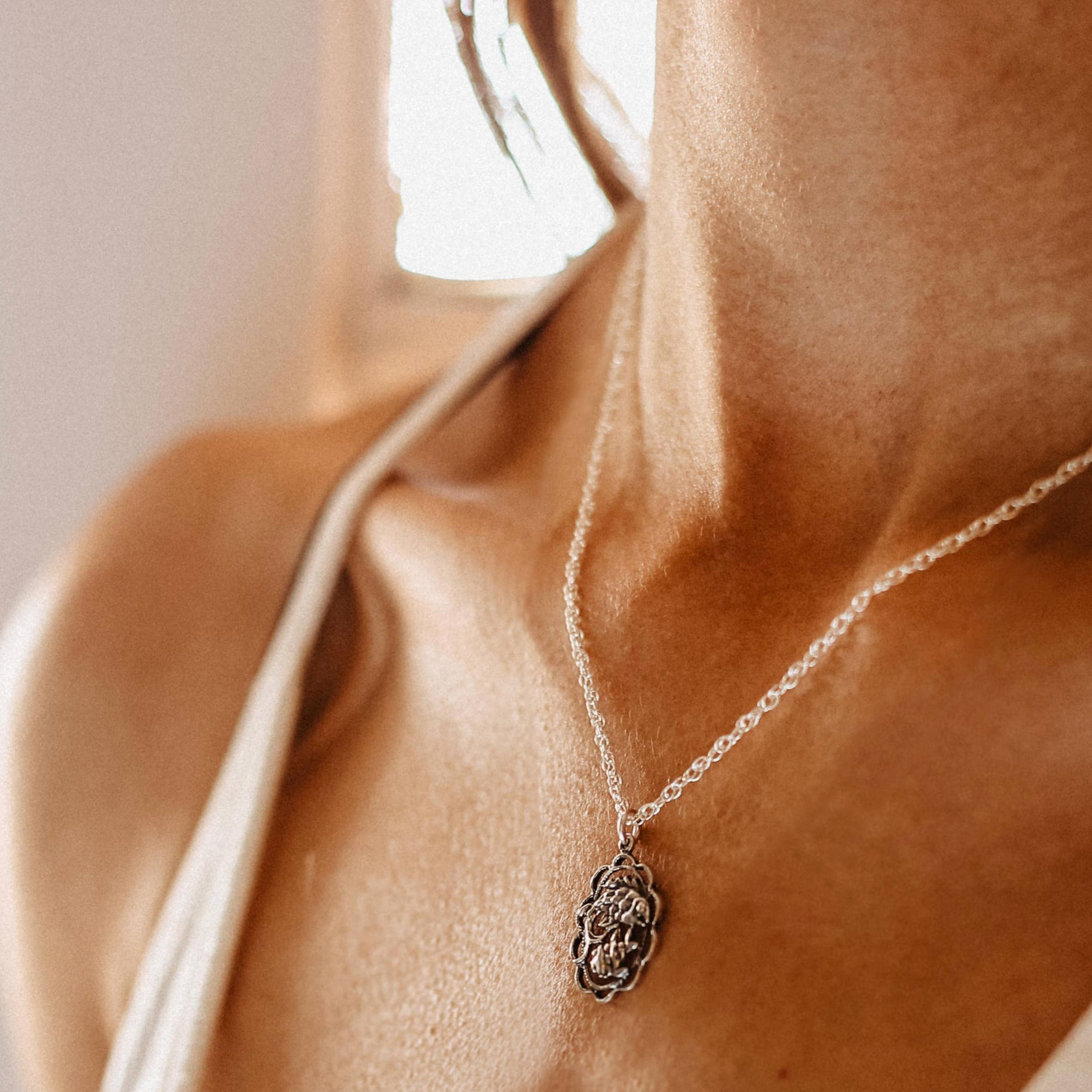 Hiouchi Jewels | Rose & Bolt Grateful Dead Jewelry - Wholesale Pendant/Charm Necklace - ZODIAC CHARM NECKLACE | PISCES1