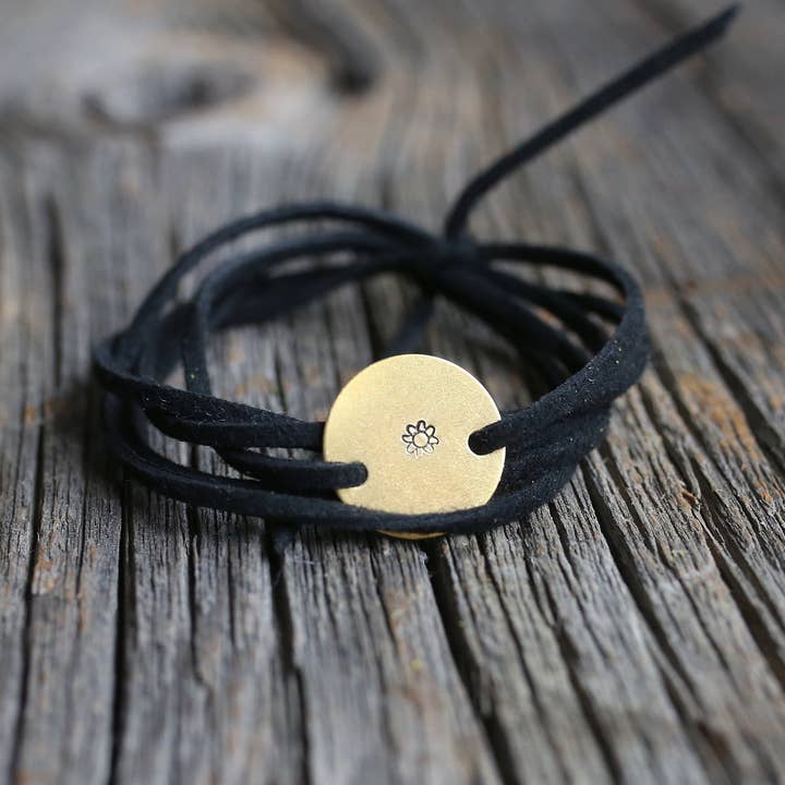 Bracelet Enveloppement Fleur pour la vente par B.Stamped