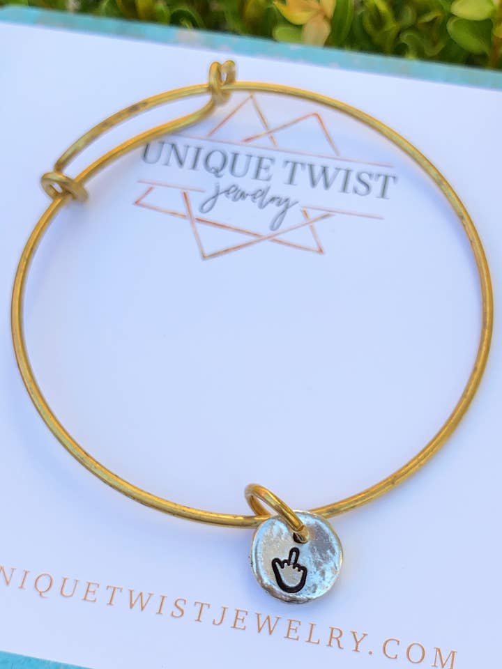 Flip The Bird Charm Braccialetto per la vendita all'ingrosso da parte di Unique Twist Jewelry