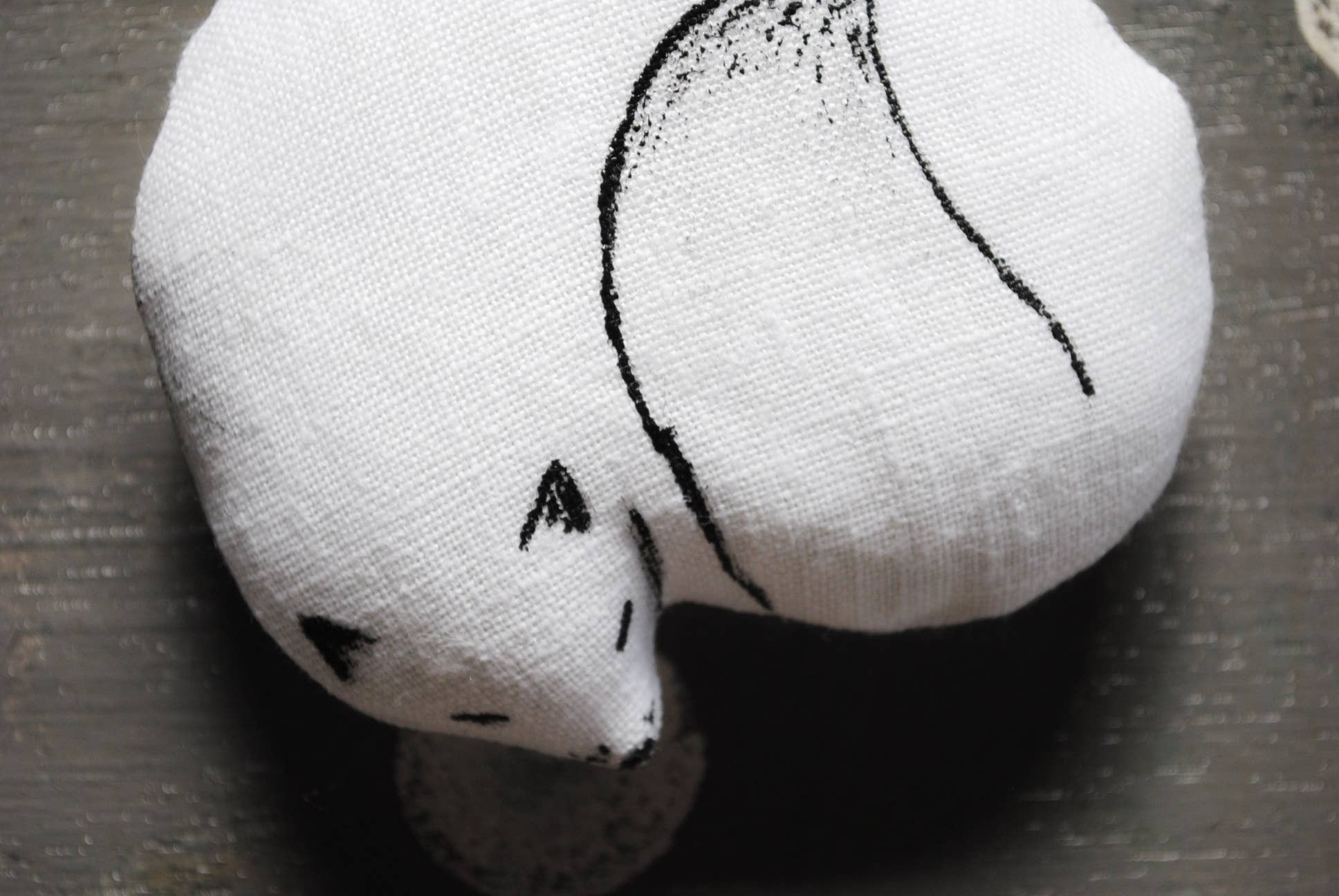 HandyHappy - Wholesale Ornament - Snow Fox Ornament Primitive 4" Baby Decoration3