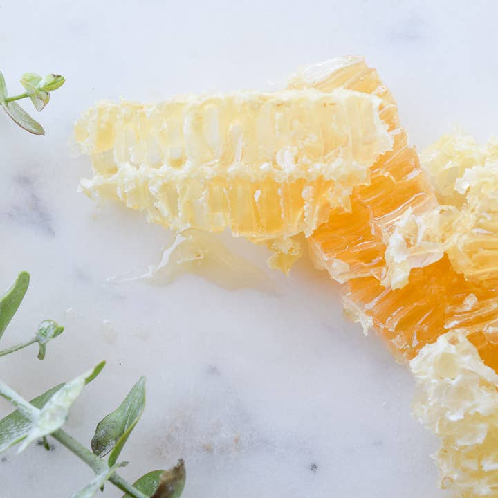 Wildflower Honeycomb - Ross Round for wholesale by The Bee Box