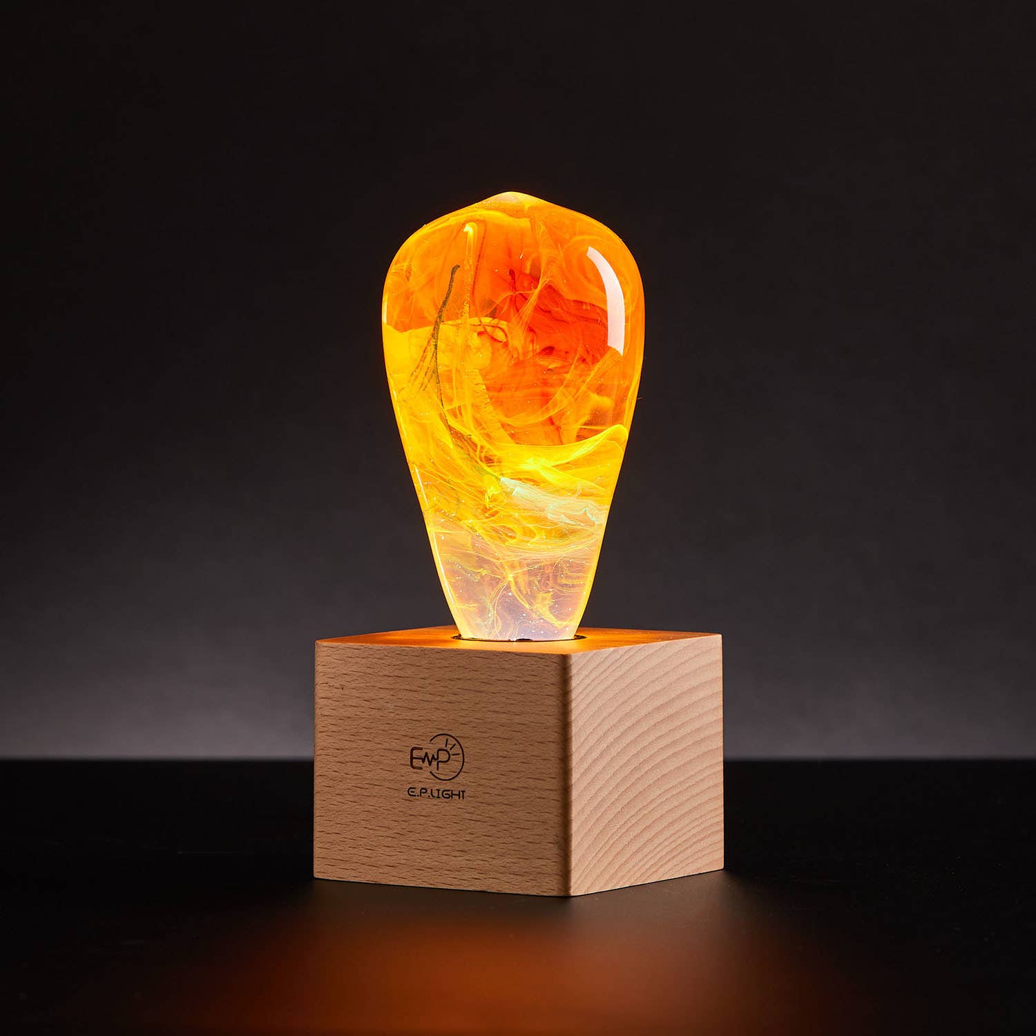 EP Design Lab - Wholesale Light Bulb/Puck - Nebula Led Bulb4