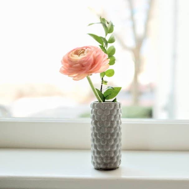 Small Textured Vase for wholesale by Dieheart