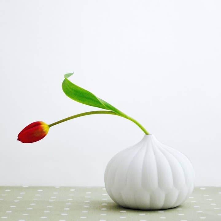 Vase en porcelaine texturée - Grand pour la vente par Maia Ming Designs