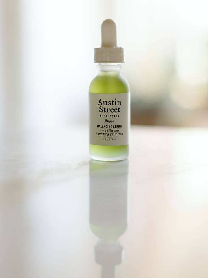 1 oz de sérum équilibrant pour la vente par Austin Street Skincare