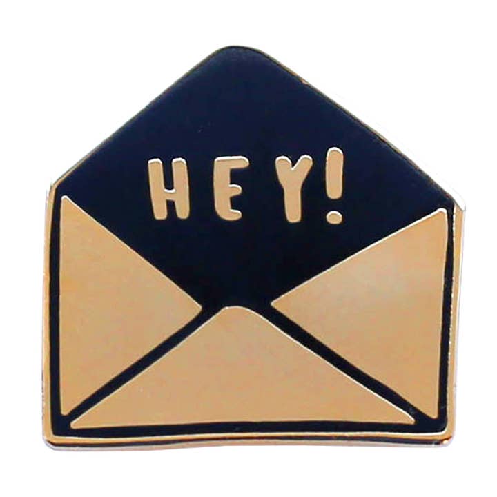 Hej Kuvert Emalj Pin - Söt Strumpfyllare Present för wholesale av Old English Company