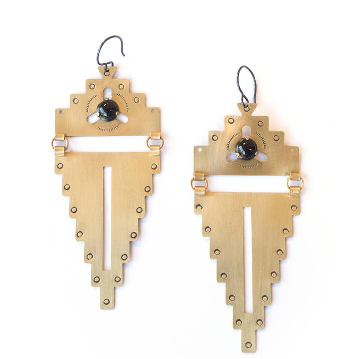 Pendientes geométricos de latón estampado con piedra engastada en puntas para venta al por mayor de LUNASOL