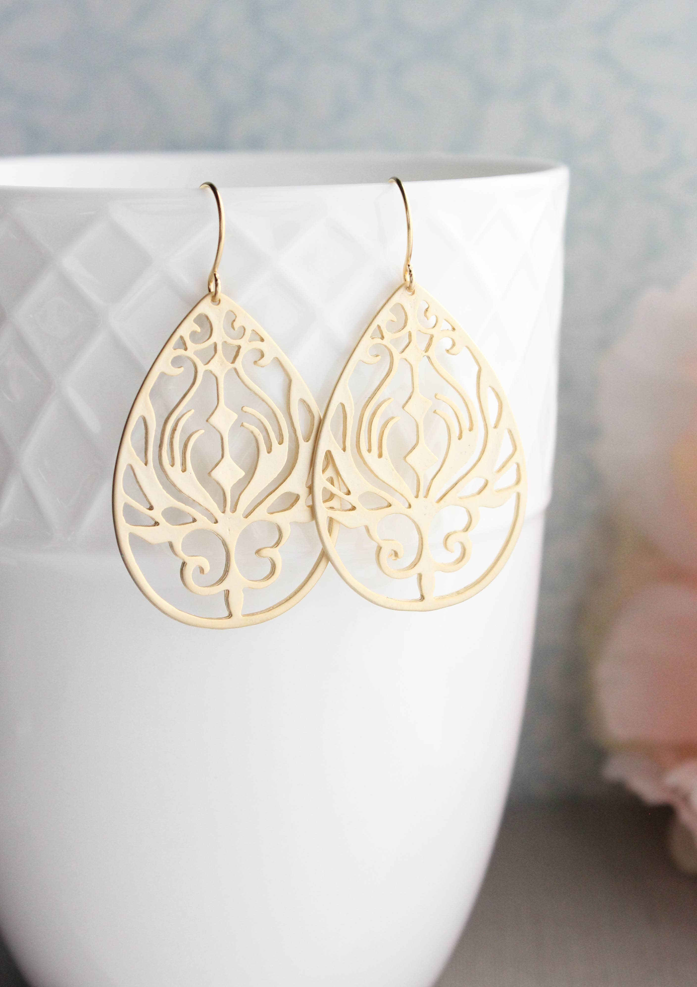 A Pocket of Posies - Wholesale Dangle Earrings - Peacock Feather Filigree Earrings1