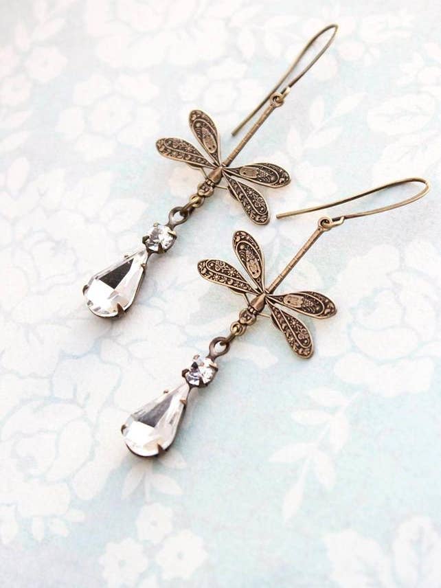 Boucles d'oreilles en verre vintage en cristal libellule pour la vente par A Pocket of Posies