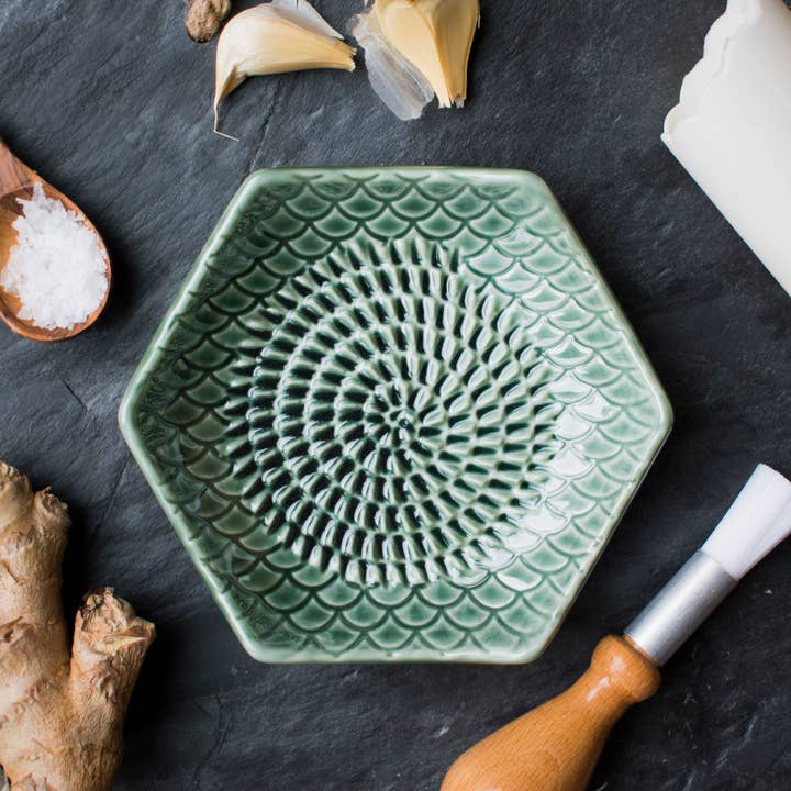 Conjunto de 3 peças Sage: ralador de cerâmica, descascador, escova por atacado de The Grate Plate, Inc.