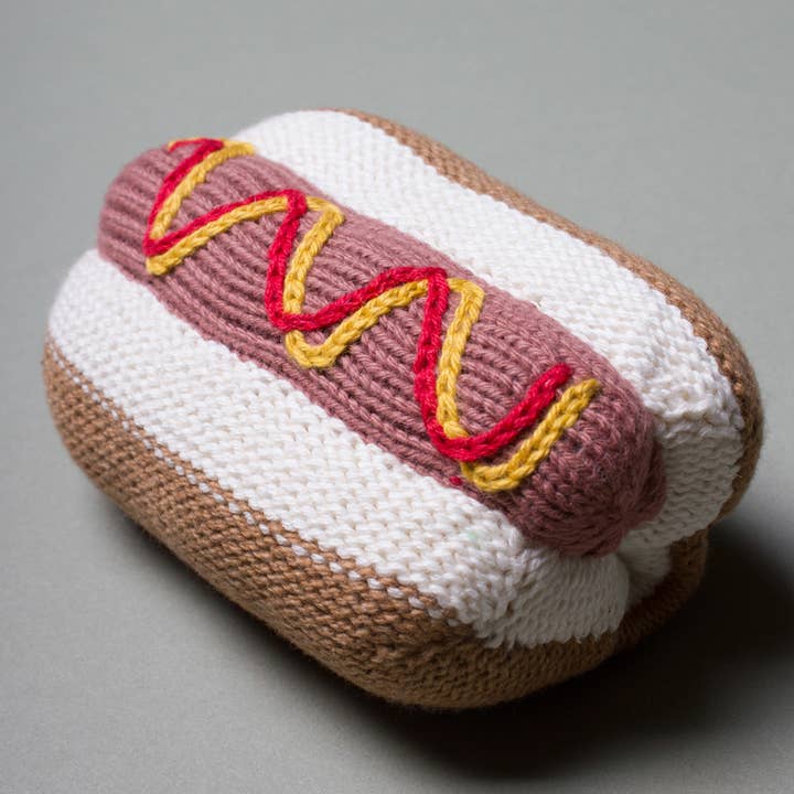 Estella – Engroshandel Rangle - Baby – Økologisk babylegetøj - Hotdog-rangle (håndlavet)
