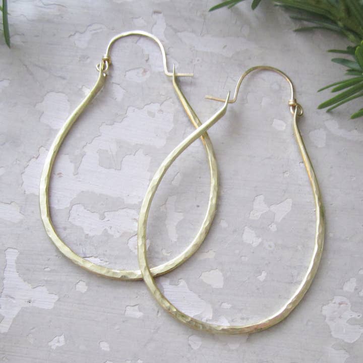 Brincos de Argola em Latão Martelado por atacado de Contempo Jewelry