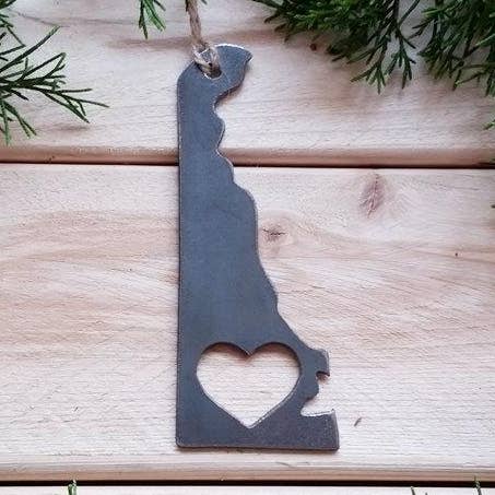 Delaware State Rustic Metal Ornament for wholesale by BE Creations & Designs, Inc.