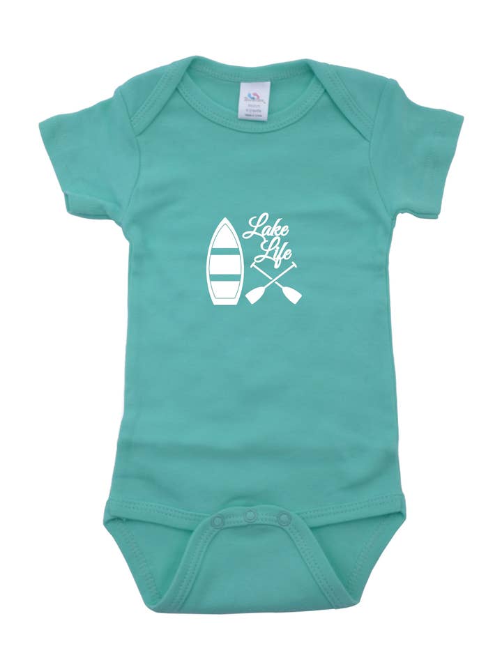 Mint med White Lake Life Onesie for engroshandel hos Outdoorable Apparel