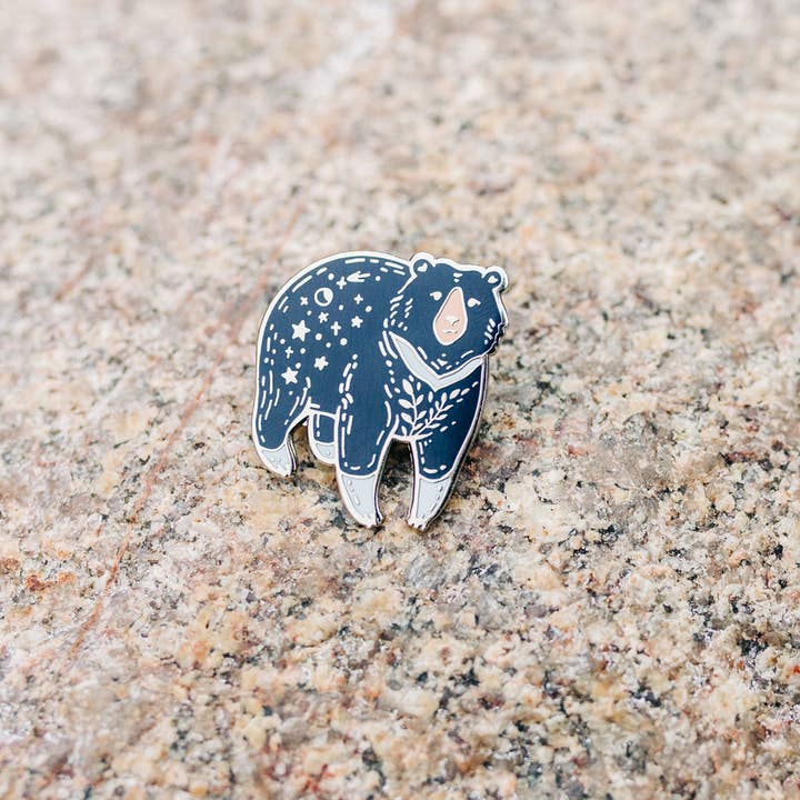 Wildship Studio – Engroshandel Reversnål/knap – Moon Bear Emalje7