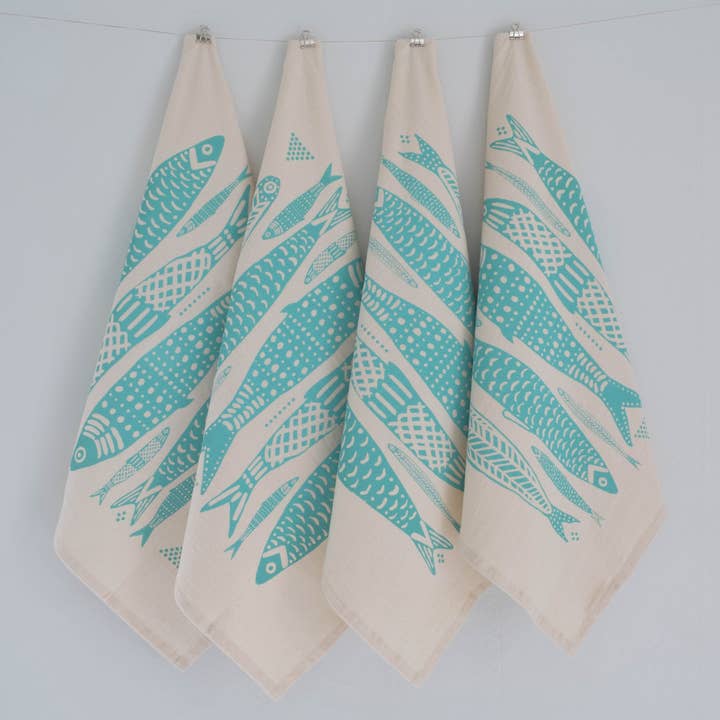 Hearth and Harrow – Großhandel Papier- & Stoffserviette – Set aus 4 Sardinen-Servietten aus Bio-Baumwolle in Mintgrün — Fischmuster