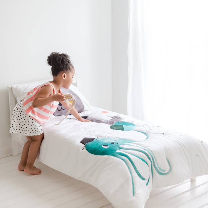 Rookie Humans - Wholesale Down Comforter - Kids & Baby - Toddler Comforter: Jellyfish5