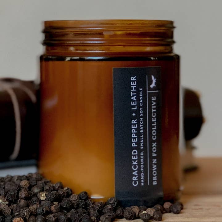 9oz Poivre Craquelé + Cuir pour la vente par Brown Fox Collective