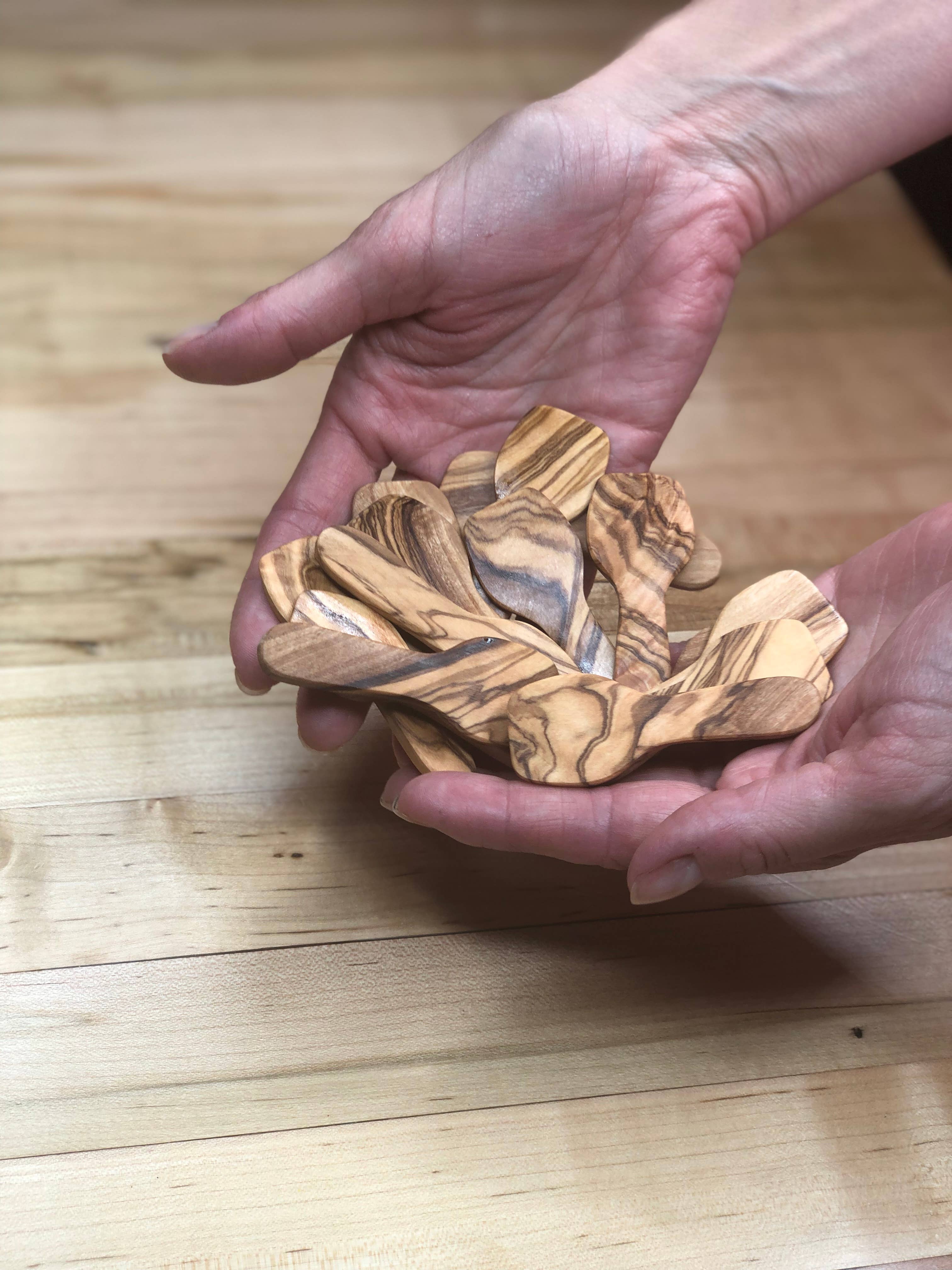 Katari Beauty - Wholesale Spatula/Turner - ACCESSORIES | Handmade Sustainable Olive wood Mixing Spatula4