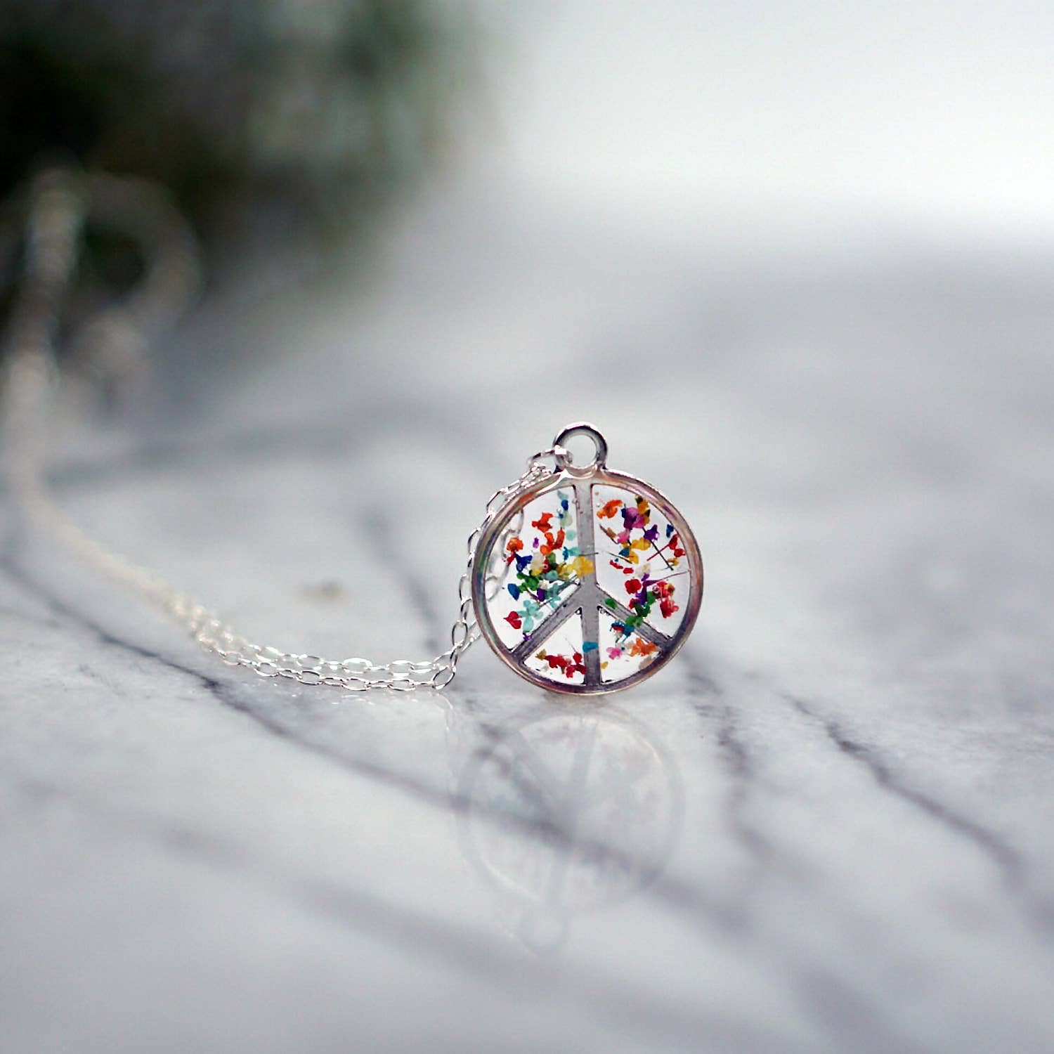 The Pretty Pickle - Wholesale Pendant/Charm Necklace - Peace Queen Anne's Confetti Necklace4