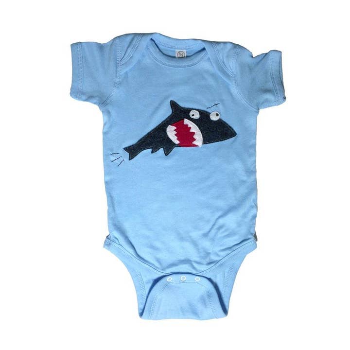 Haj + Fisk Baby Onesie för wholesale av mi cielo