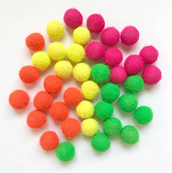 Little Lark - Wholesale Slingshot - Kids - Wooden Slingshot with Neon Felt Balls6