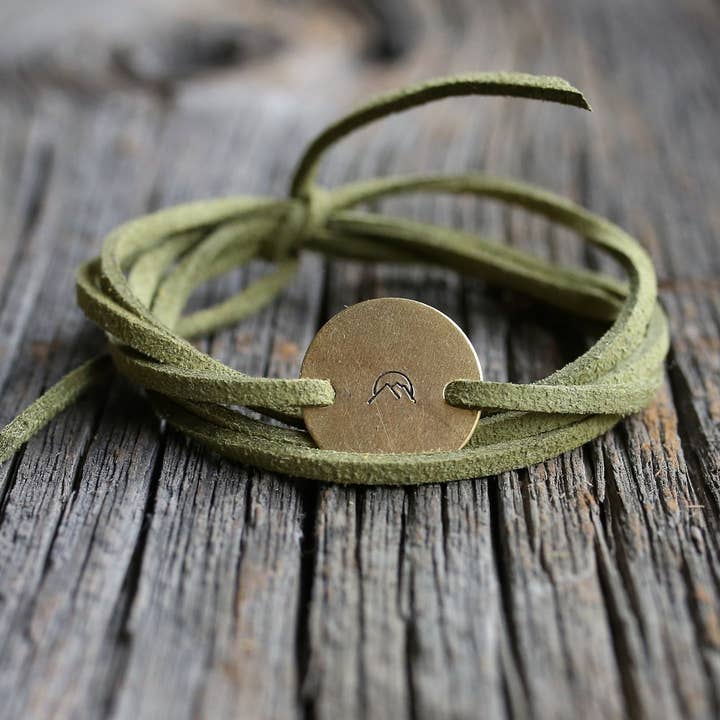 Bracelet Enveloppement Montagne pour la vente par B.Stamped