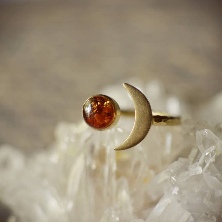 Cameoko - Wholesale Cocktail/statement ring - Adjustable Moon Bezel Ring with crushed stones