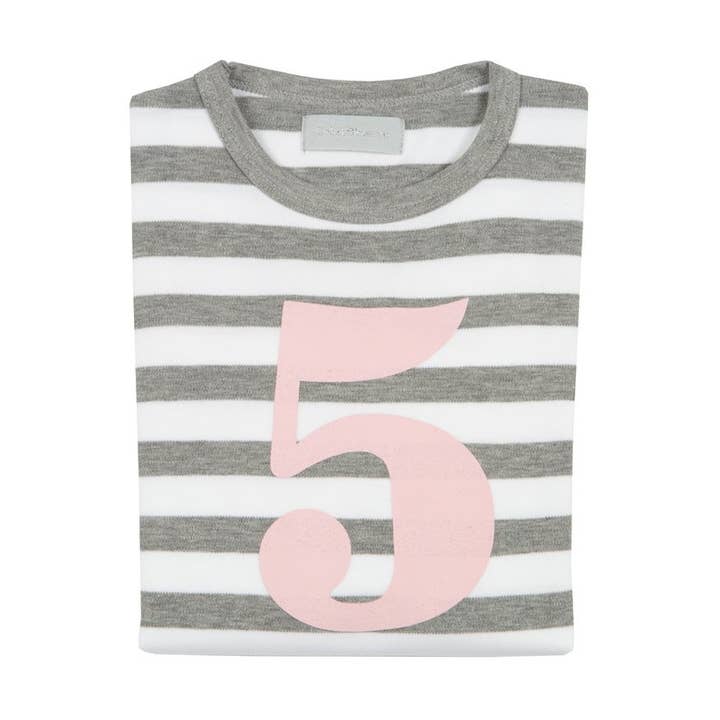 Grau-meliertes und weiß gestreiftes Number 5 T-Shirt (Malvenrosa) für den Großhandel von Bob & Blossom Ltd