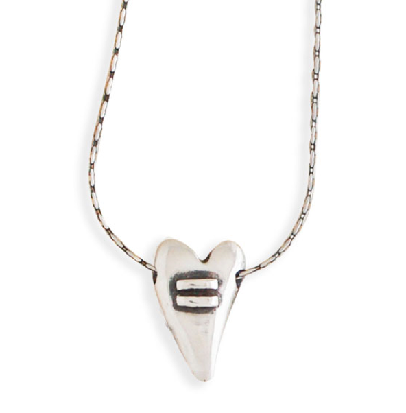 Fierce and Free Jewelry - Wholesale Halskettinghanger - Puffy is gelijk aan grote hartketting op kralen ketting0