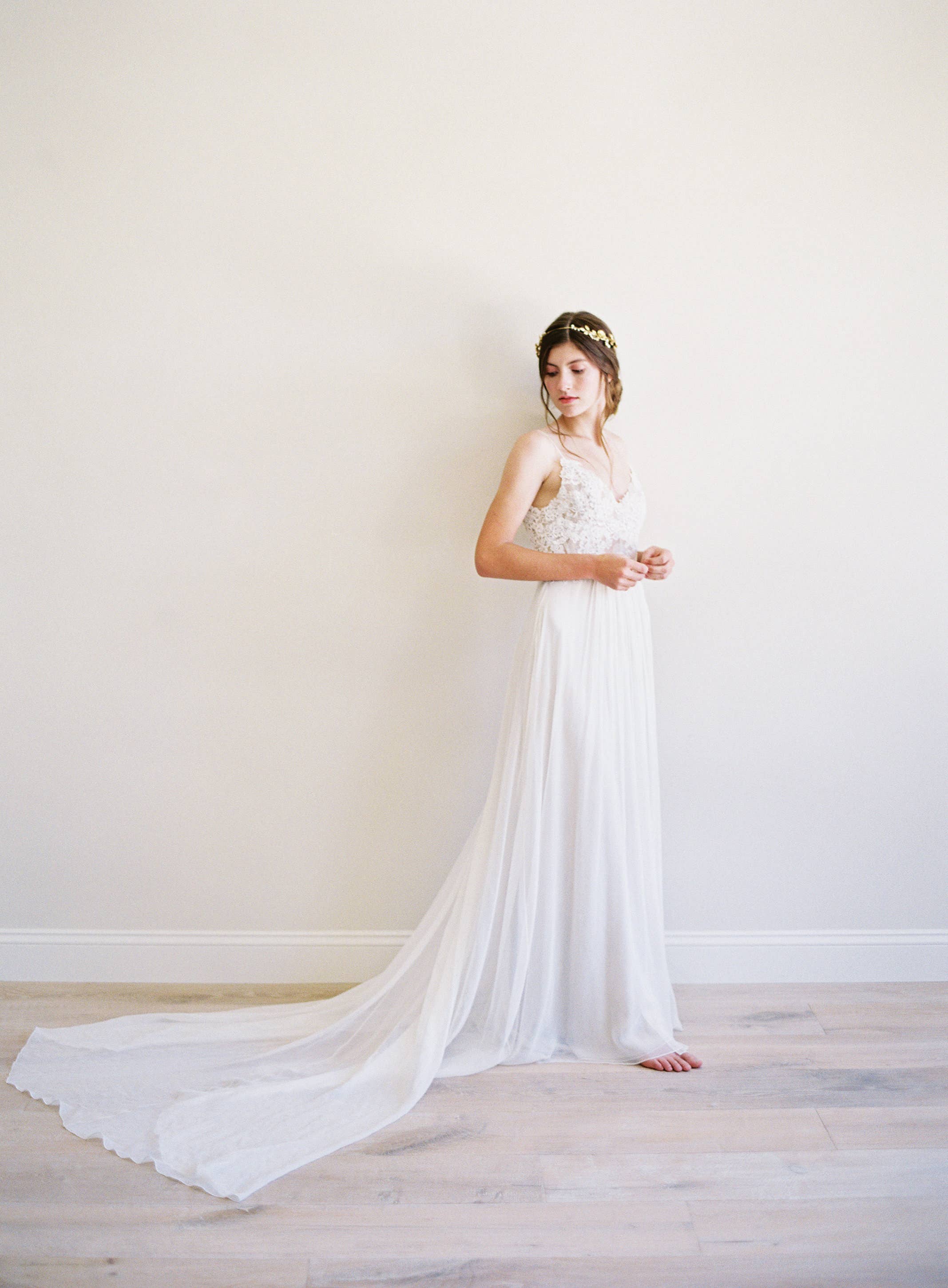 Acute Designs - Vendita all'ingrosso Fascia per capelli - Donna - Cerchietto da sposa con rosa e perla color crema1