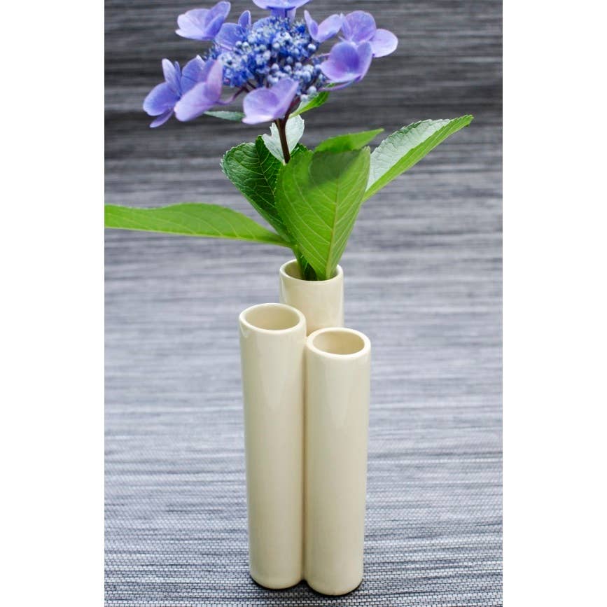 Buy Wholesale White Vases With Free Returns On Faire Com