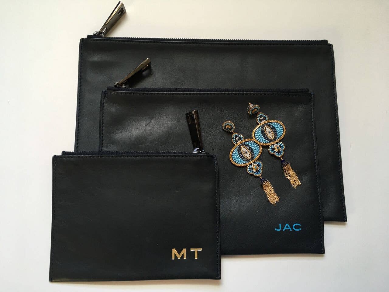 ADAMS + ROBINSON - Wholesale Pouch - Women's - Small Tinto Red Pouch3