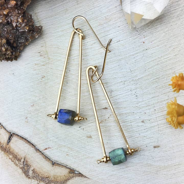 14 k guld fyldt labradorit terning for engroshandel hos Enclave Gold