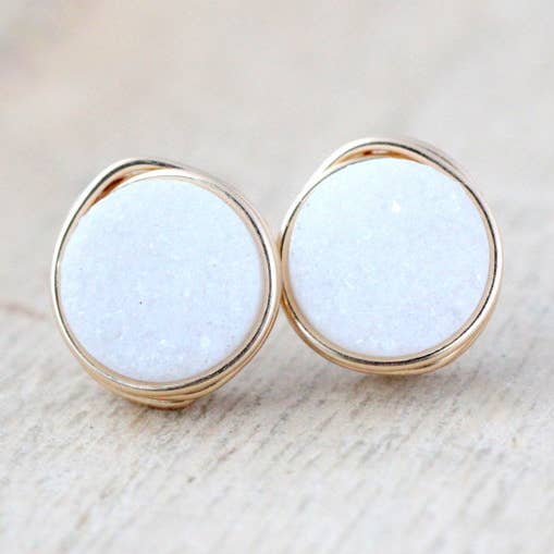 Druzy Studs - Sneeuw voor wholesale door Saressa Designs
