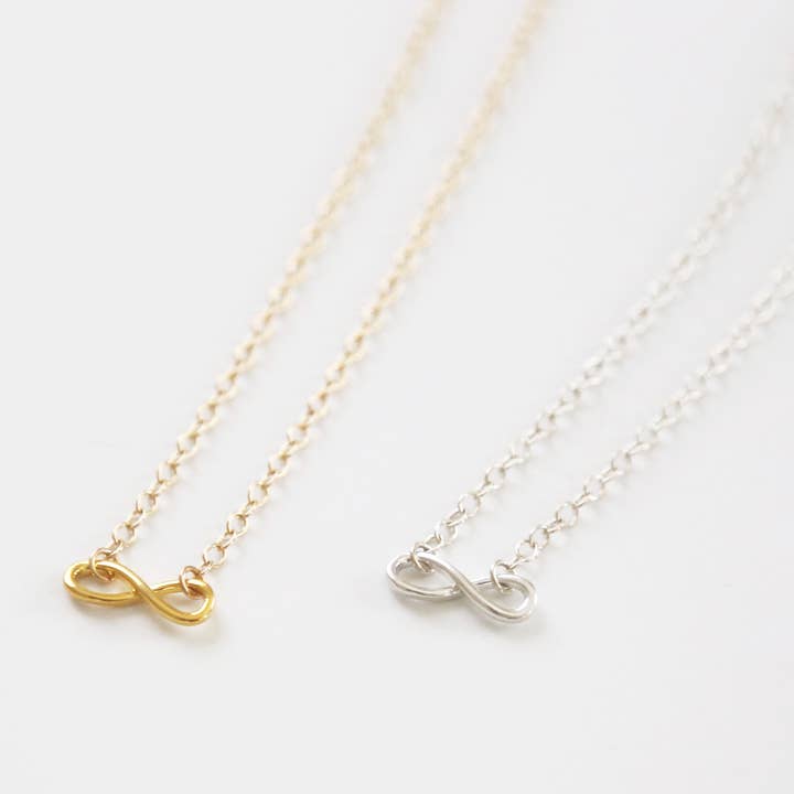 18" tot infinity kettingen voor wholesale door Acute Designs