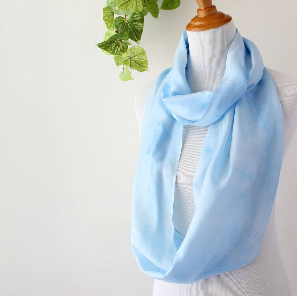 Ten Thousand Dandelions - Vente Écharpe – femme - Foulard Infinity Soie 11" x 76" - Bleu ciel2
