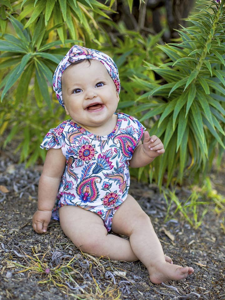 Combinaison magique Maven pour la vente par Kapri Couture Bohemian