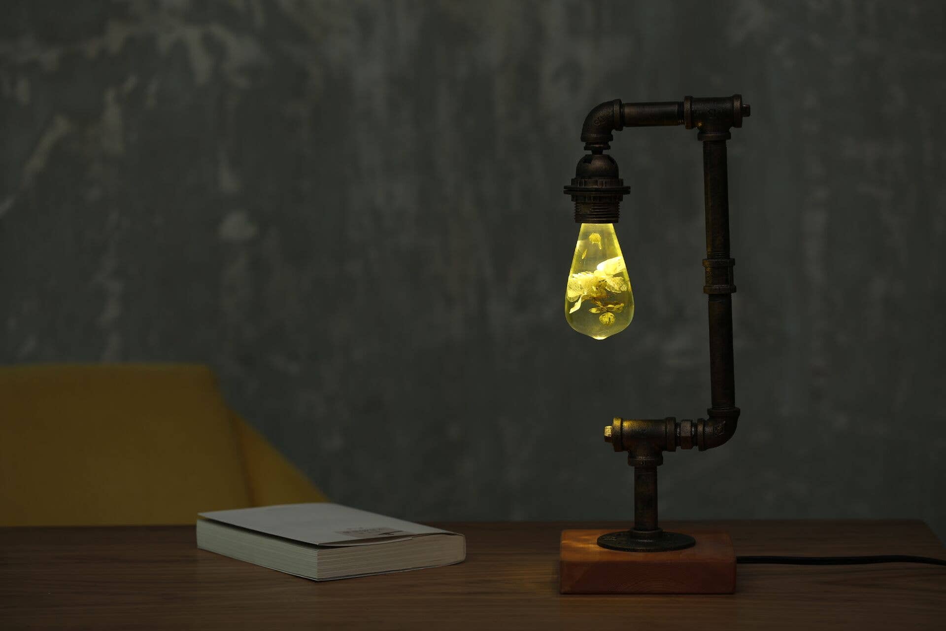 EP Design Lab - Wholesale Light Bulb/Puck - EP LIGHT Resin White Hydrangea Led Bulb7