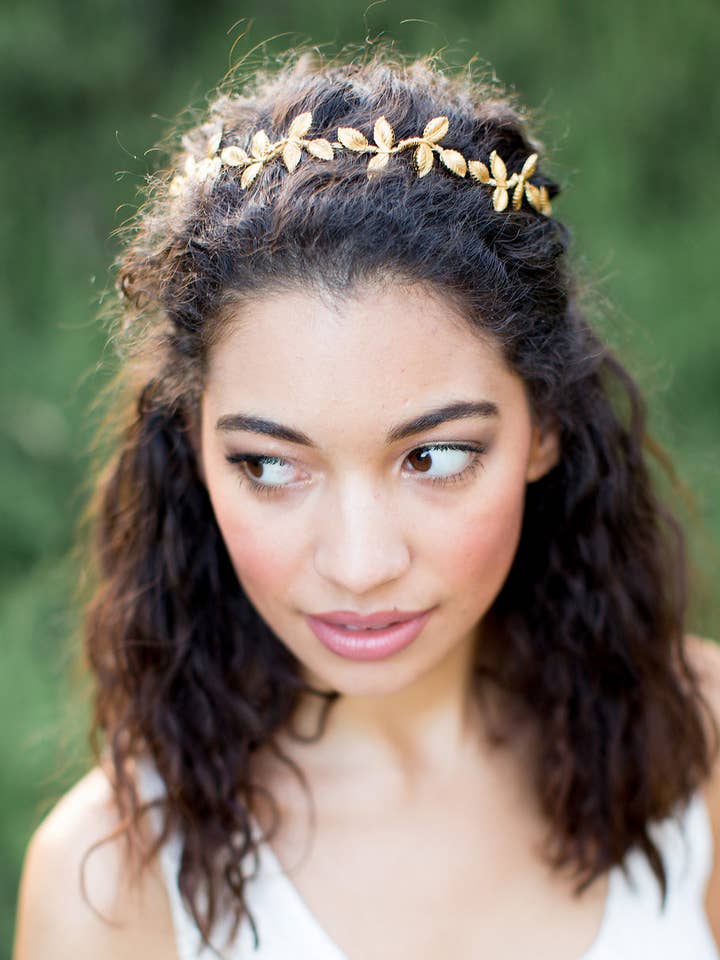 Coroa de folha de latão dourada pequena por atacado de Acute Designs