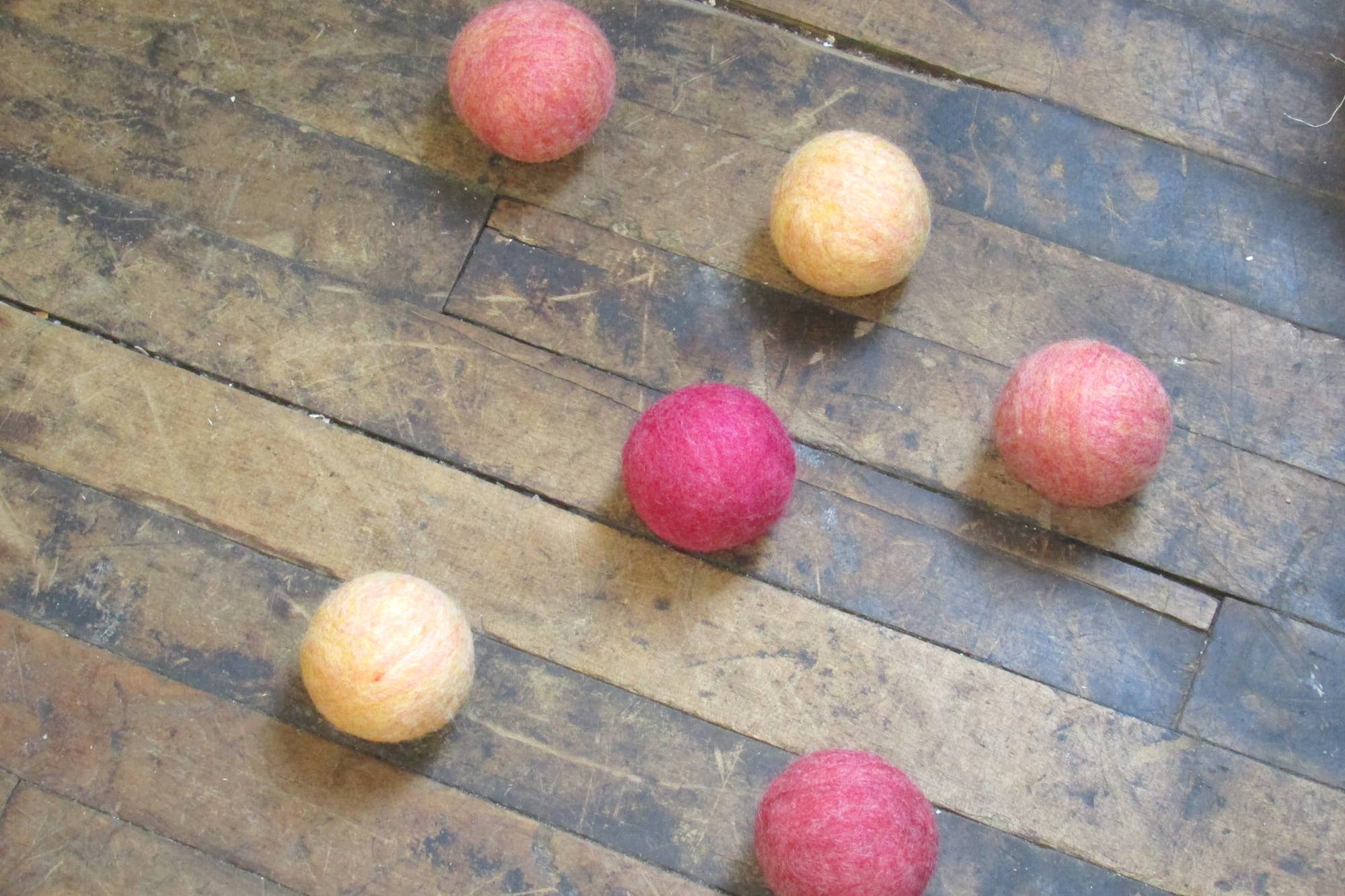 Bog Berry Dryer Balls - Wholesale Dryer Balls - Wildflowers assortment set of 6 wool dryer balls2