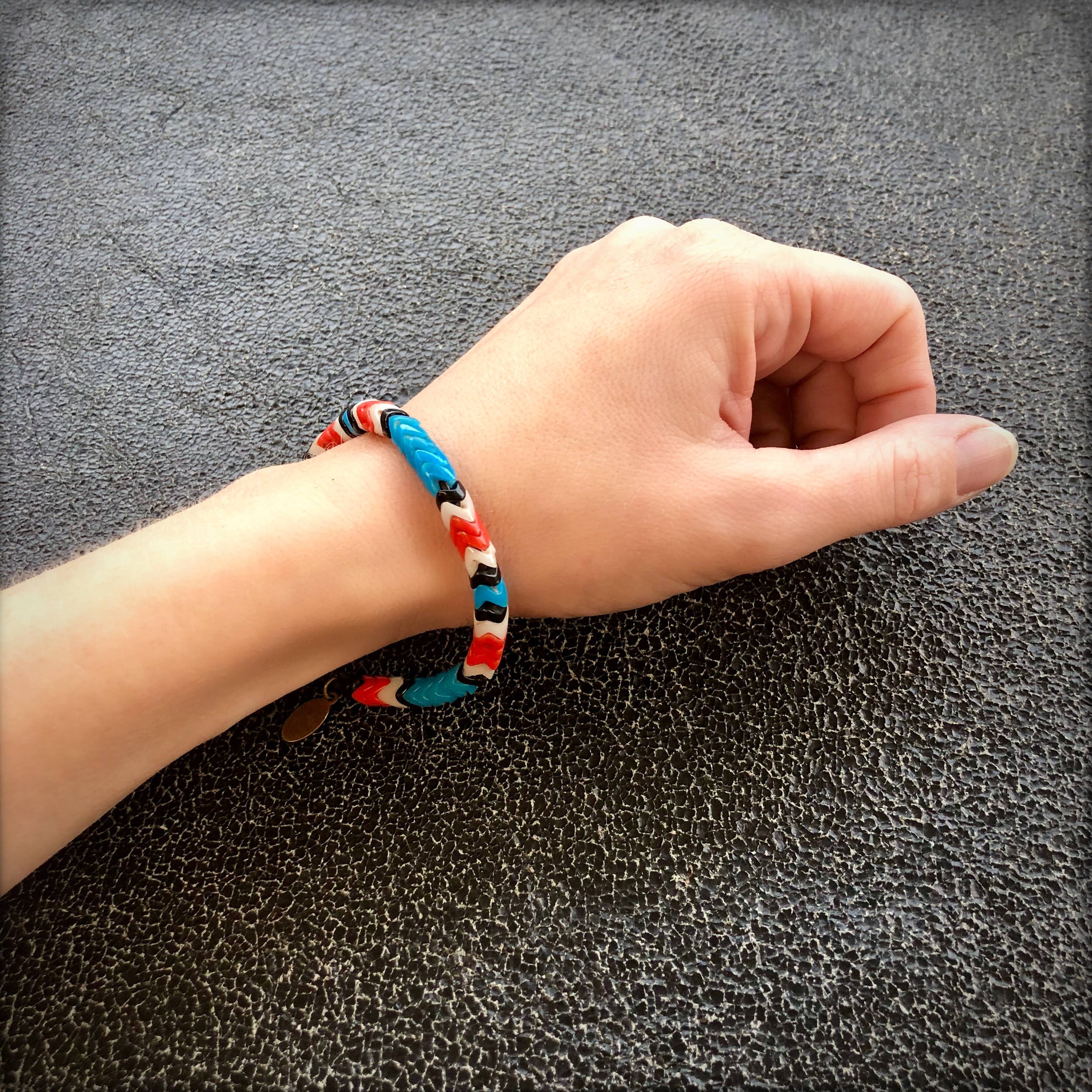 ASTALI - Vendita all'ingrosso Bracciale con perline - Bracciale in vetro Snake a perline Chevron modello Thunderbird4