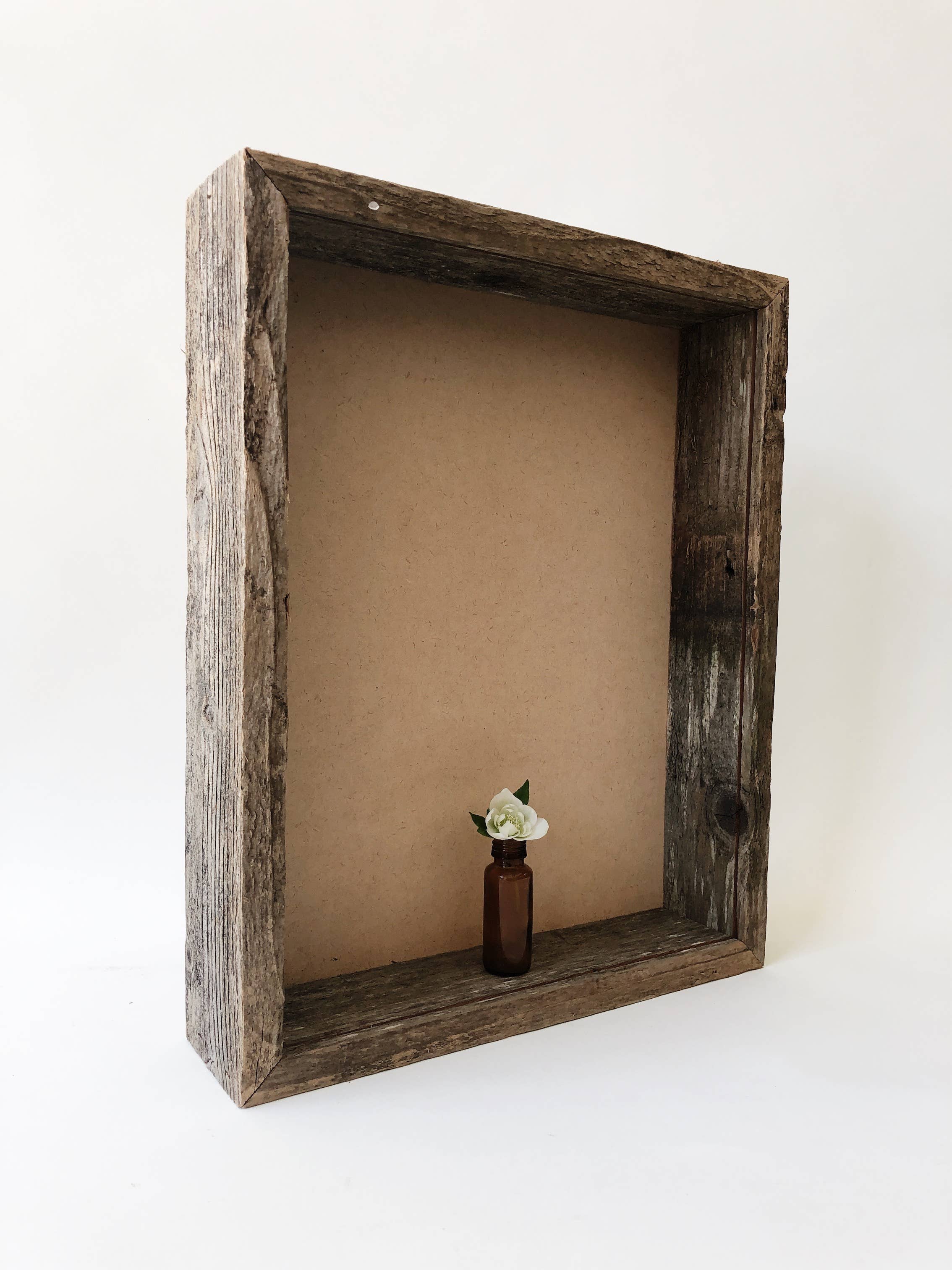 Alibi Interiors – wholesale Bildram – Skuggboxram av återvunnet trä 11x141