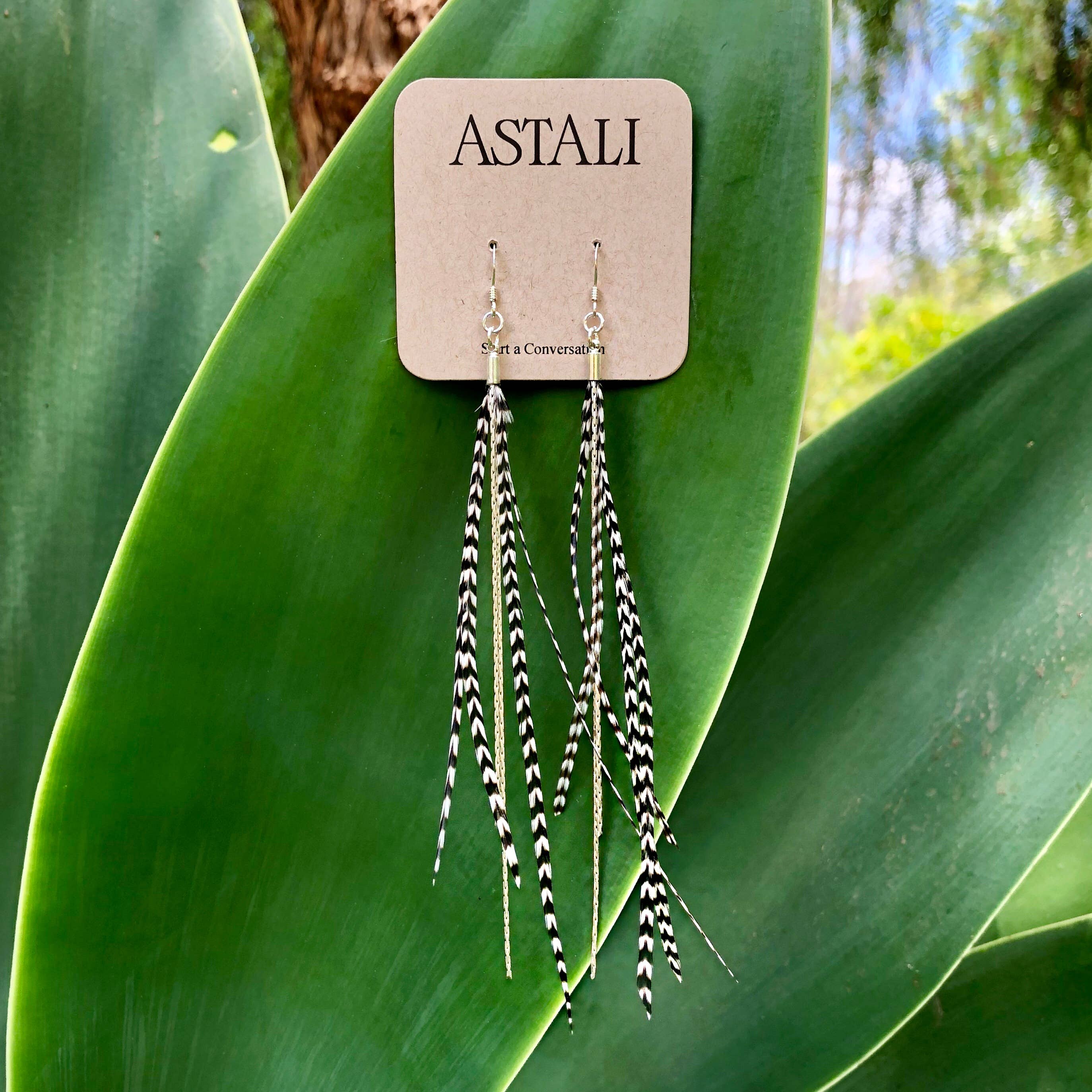 ASTALI - Vendita all'ingrosso Orecchini con nappe - Orecchini mini a piuma - Grizzly/argento, orecchini boho western7