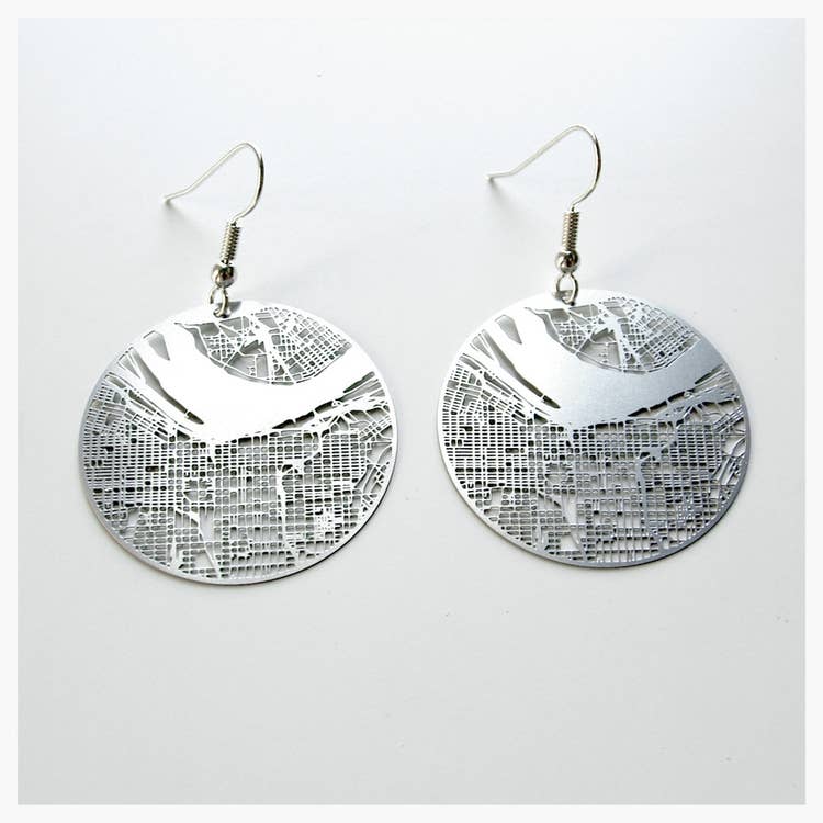 Aminimal - Wholesale Pendant/Charm Necklace - Silver - Louisville1