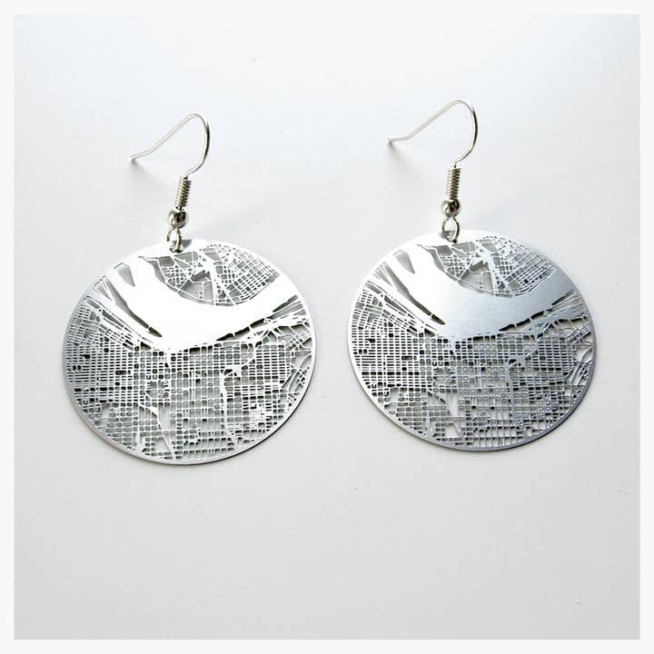 Aminimal - Wholesale Pendant/Charm Necklace - Silver - Louisville1