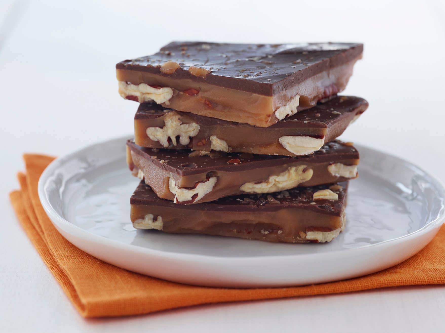 Lambrecht Gourmet - Wholesale Toffee - One Pound Southern Pecan Toffee Tin1