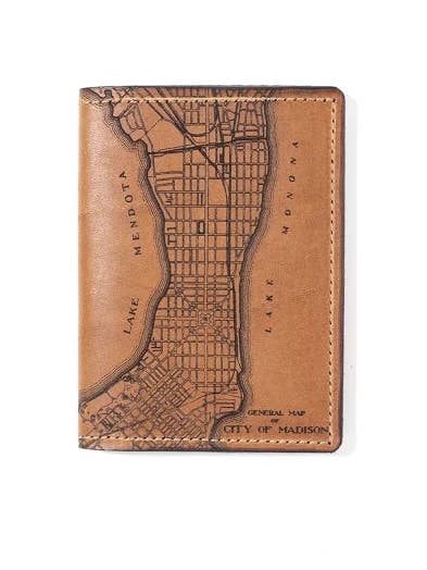 Madison Map Portefeuille passeport pour la vente par Tactile Craftworks