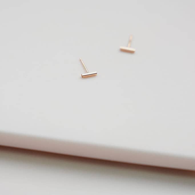 Guld stång Studs för wholesale av Devi Arts Collective